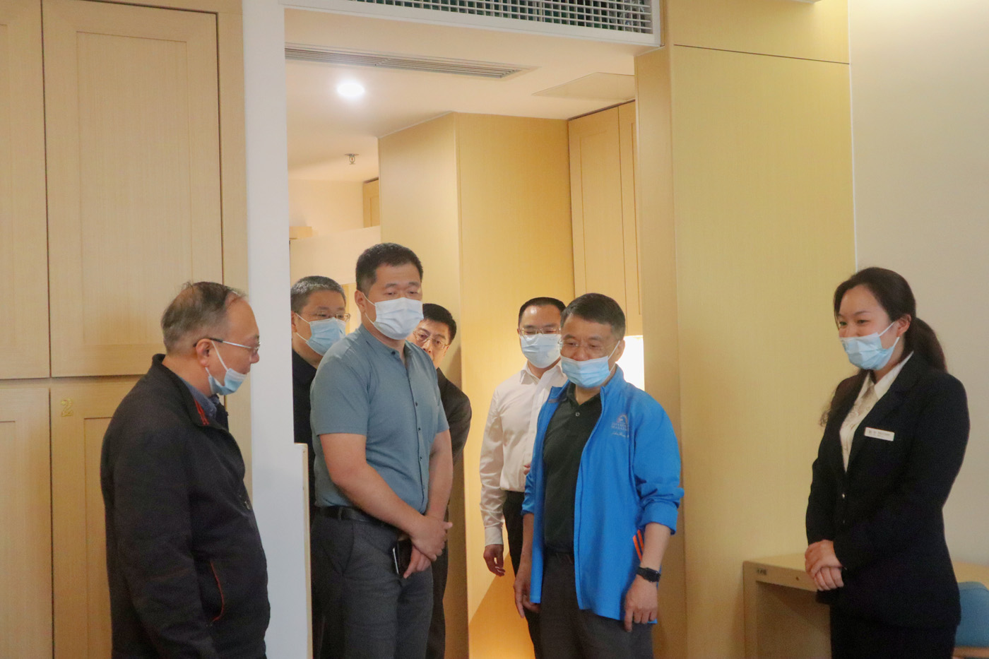 5月25日，民政部养老服务司司长俞建良等一行莅临重庆解放碑宜康百龄帮养老服务中心调研。 